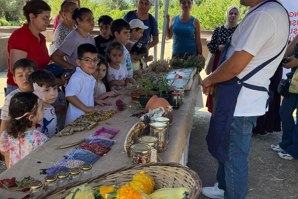 Miniklere doğadan sofraya tarım eğitimi Miniklere doğadan sofraya tarım eğitimi