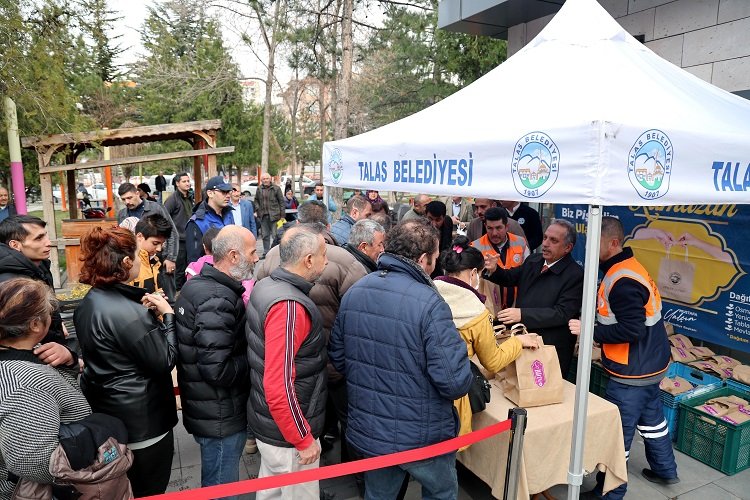 Mustafa Yalçın mutfakta hünerlerini sergiledi