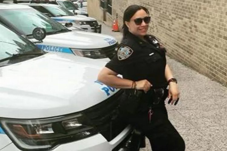 NYPD'de 'uyuşturucu' skandalı... Kadın polis 'satıcılık'tan tutuklandı!