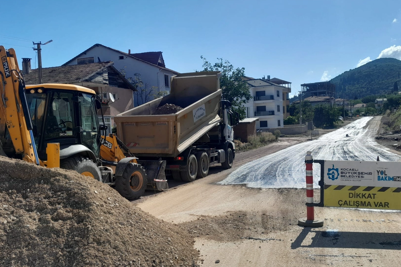 Sakarya'da Karamürsel Ereğli Mahallesi’nde yeni yol konforu