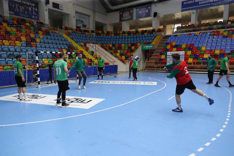 Sakarya'nın hentbolda yarı final rakibi Beykoz