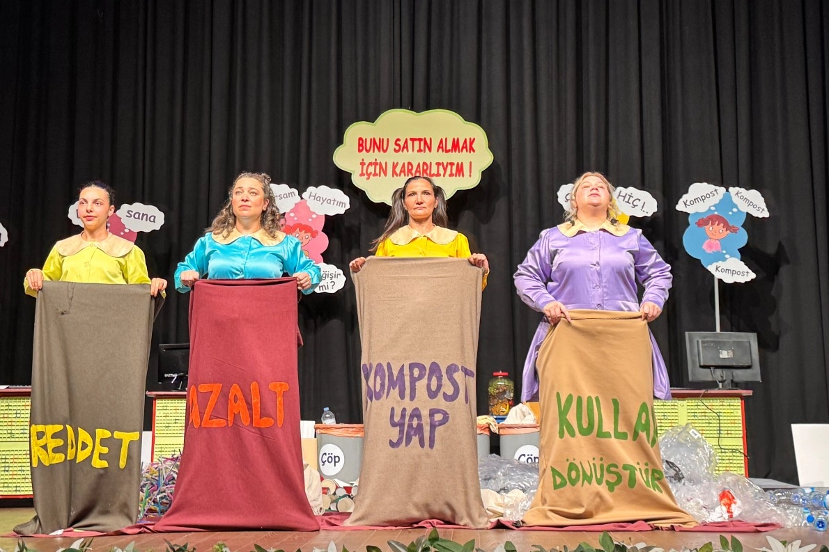 Sıfır atık tiyatrosu 10 bin çocuğa ulaşacak