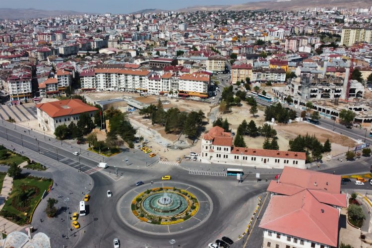 Sivas'ta 4 Eylül Meydanı yükseliyor