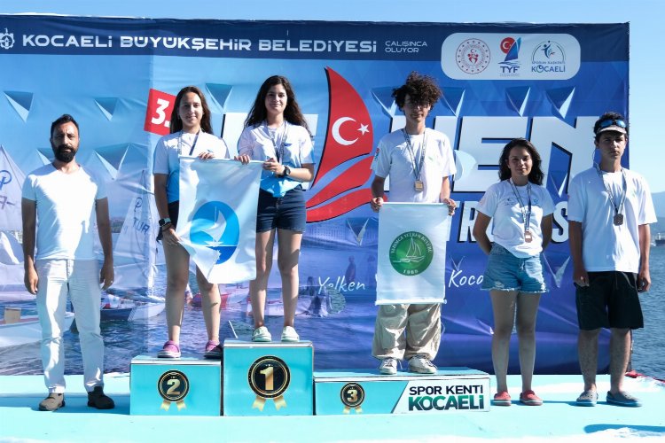 3. Yelken Trofesi'nde madalyalar sahiplerini buldu