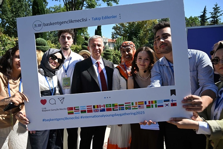 ABB Başkanı Mansur Yavaş Gençlik Buluşması'na katıldı