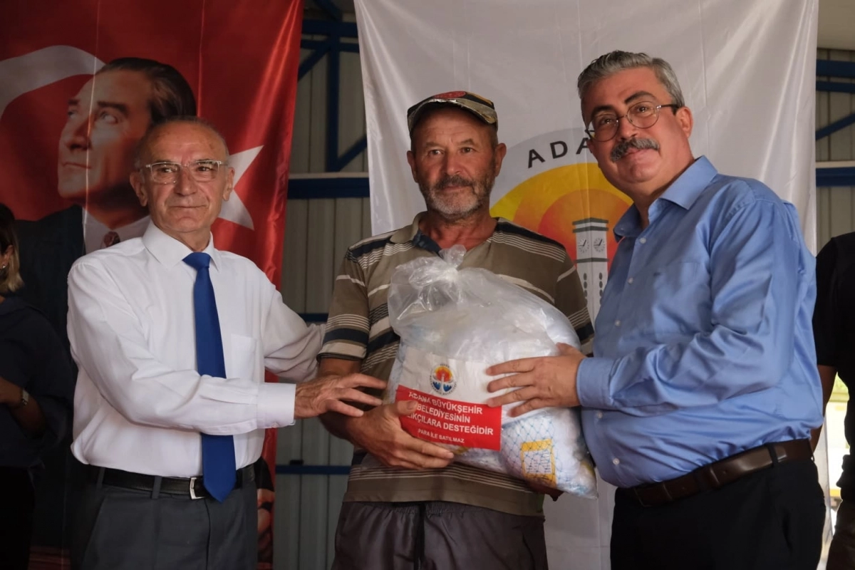 Adana Karataş balıkçısına malzeme desteği