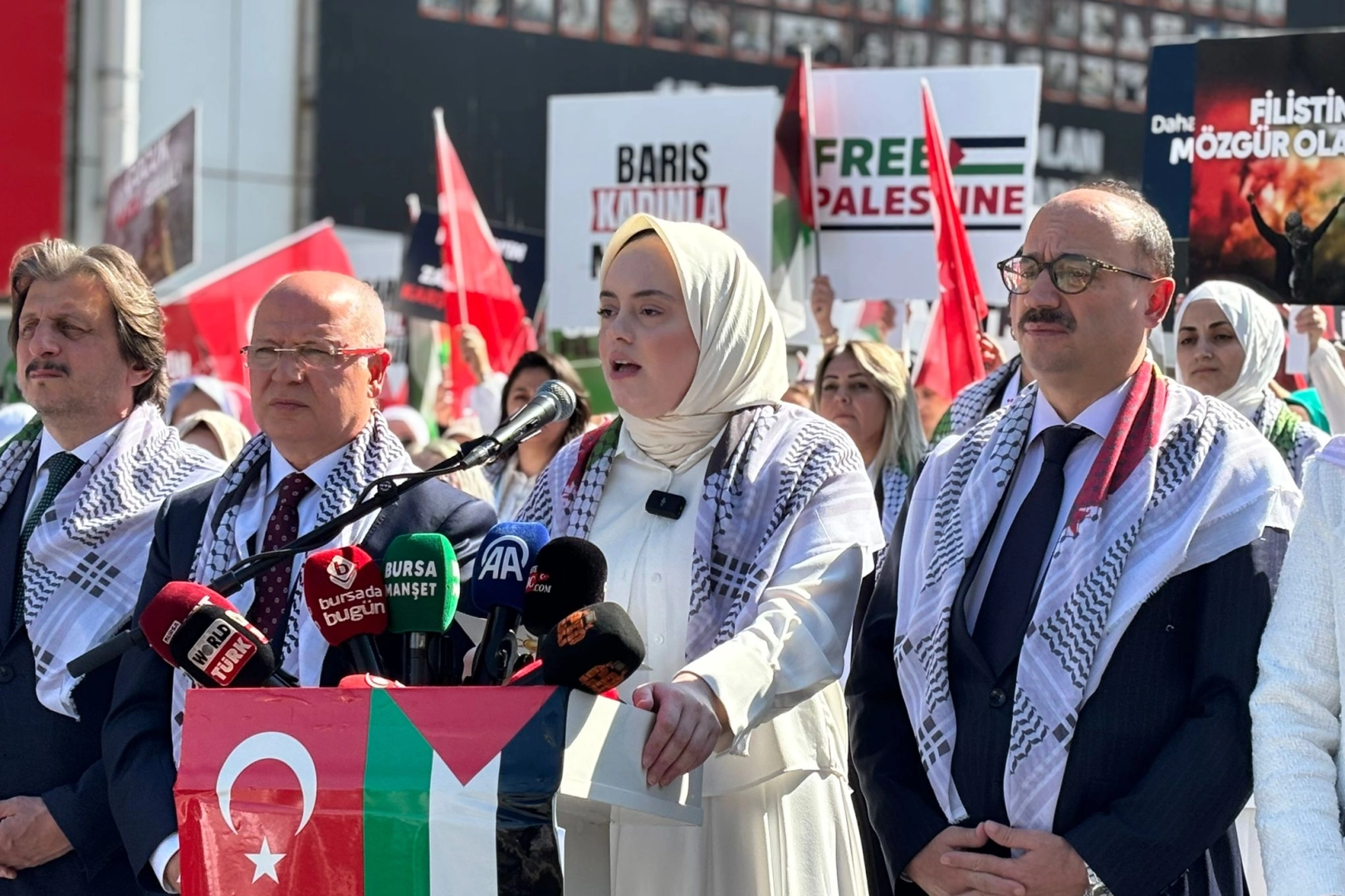 AK Parti Kadın Kolları’ndan 81 ilde 'Gazze İçin Sessiz Çığlık'