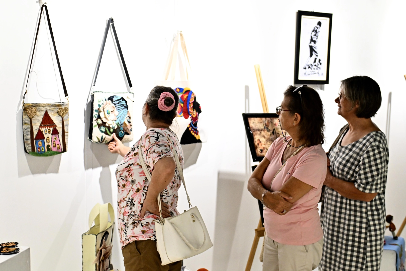 Antalya'da 'Gümüş Eller Sergisi' ziyaretçilerini ağırlıyor