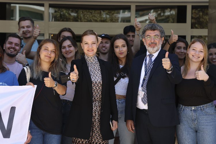 Avrupalı öğrenciler Dokuz Eylül'de oryantasyonda