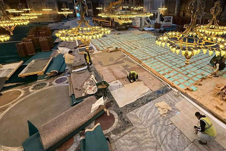 Ayasofya'daki restorasyon çalışmalarındaki iddialara yalanlama: Zemin tahrip edilmedi!