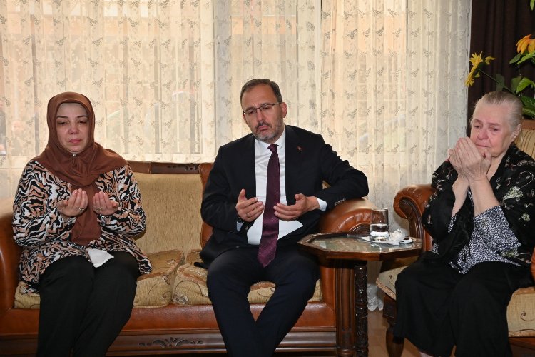 Bakan Kasapoğlu'ndan Manisa'da taziye ziyareti