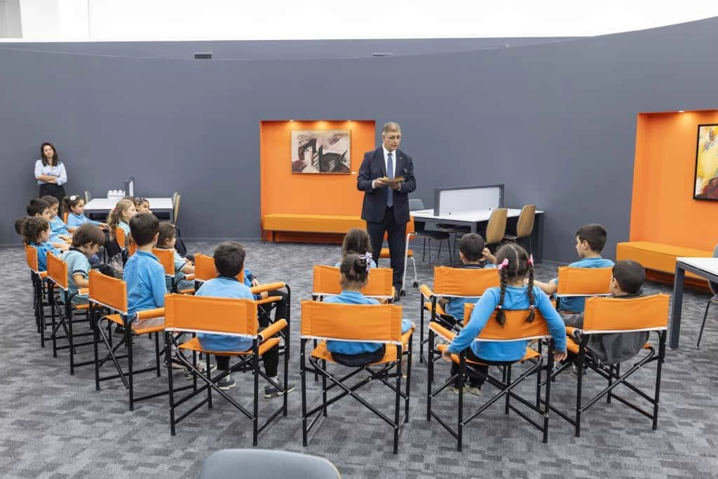 Başkan Tugay İzmirli çocuklara hikaye okudu