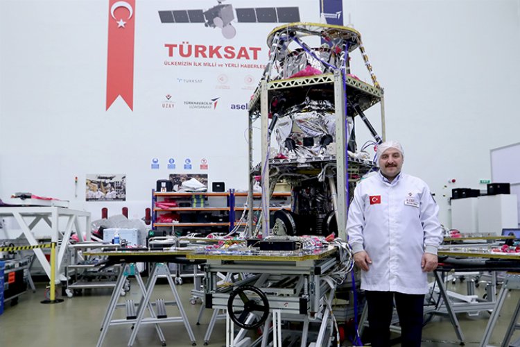 Bakan Varank USET'i ziyaret etti... Milli gözlem uydusu 2023'te uzaya çıkıyor