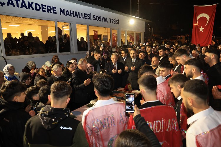 Başkan Yalçın gençleri askere uğurladı