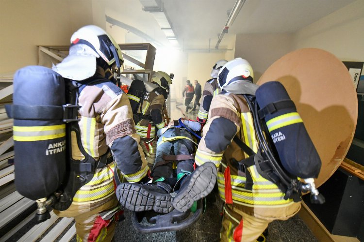 Başkent'te gerçeği aratmayan deprem tatbikatı