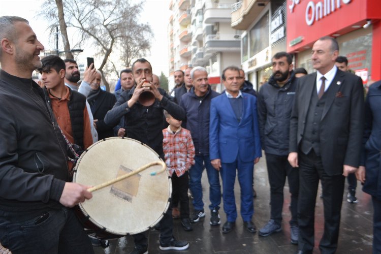 Batman'da davul zurna eşliğinde CHP'ye katıldılar