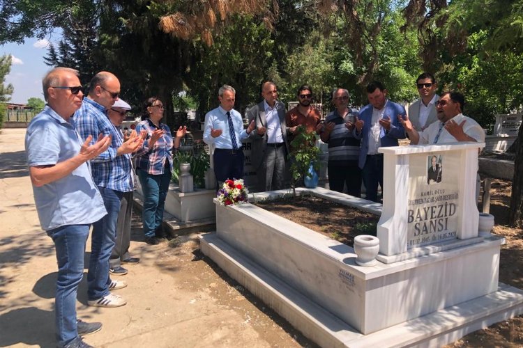 Beyazıt Sansı kabri başında anıldı