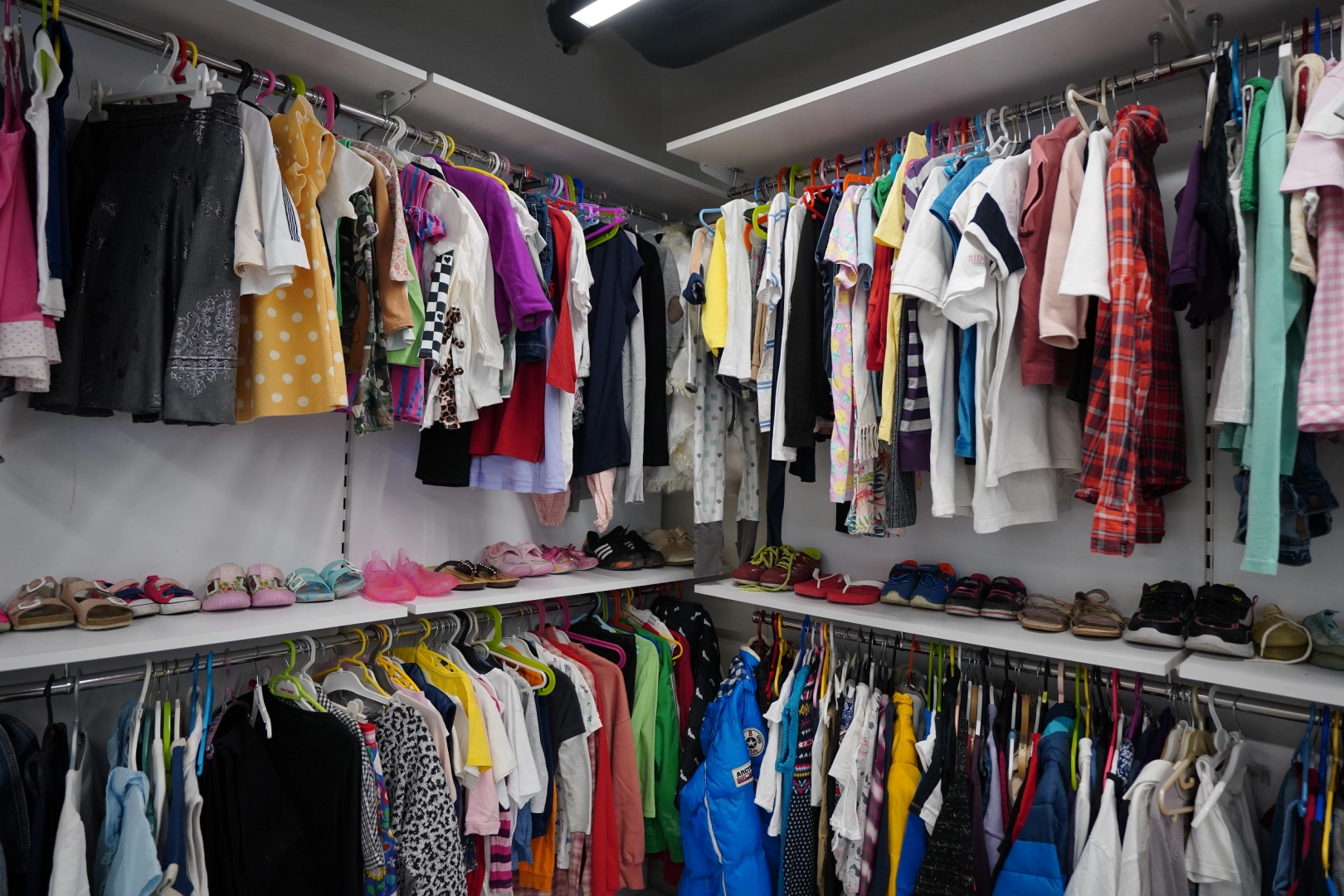 Beylikdüzü Belediyesi ihtiyaç sahibi ailelerin yanında