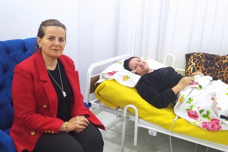 Bilecik Pazaryeri Belediye Başkanı Tekin'i kaza sonrası kadınlar yalnız bırakmıyor