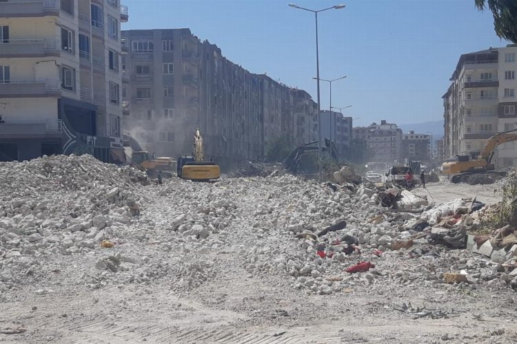 Bilinçsiz kaldırılan enkazlar Hatay'da eziyete dönüşüyor