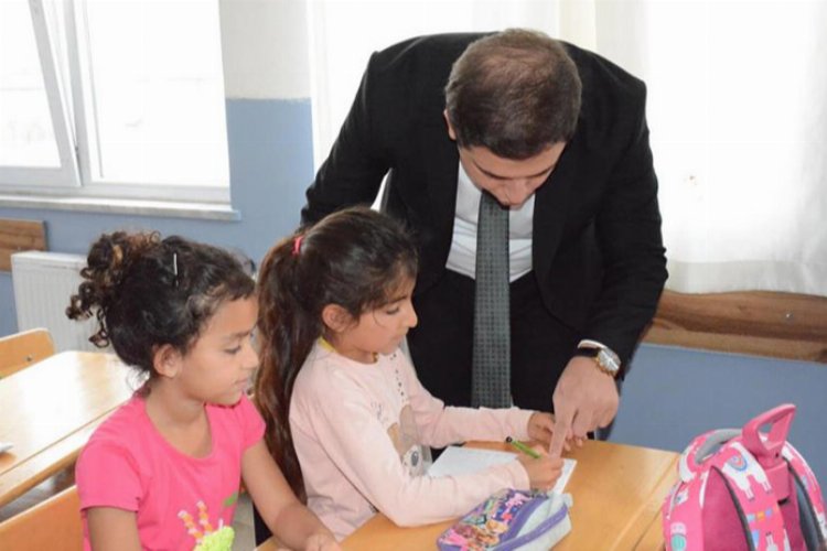 Bingöl Yedisu'da 431 öğrenciye kırtasiye seti