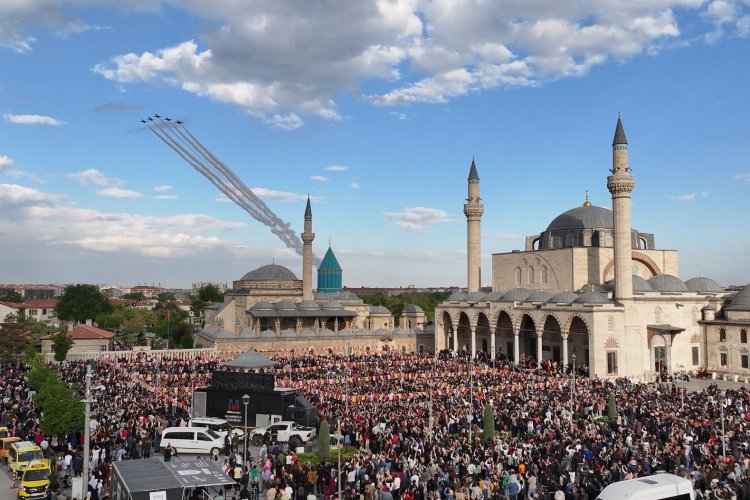 Binlerce Konyalı 'Teşrif-i Mevlana'da