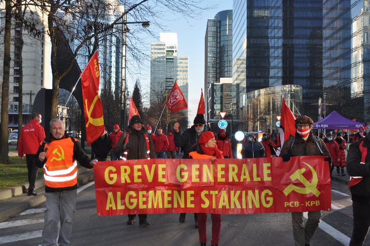 Brüksel'de işçilerden hükümete gözdağı yürüyüşü