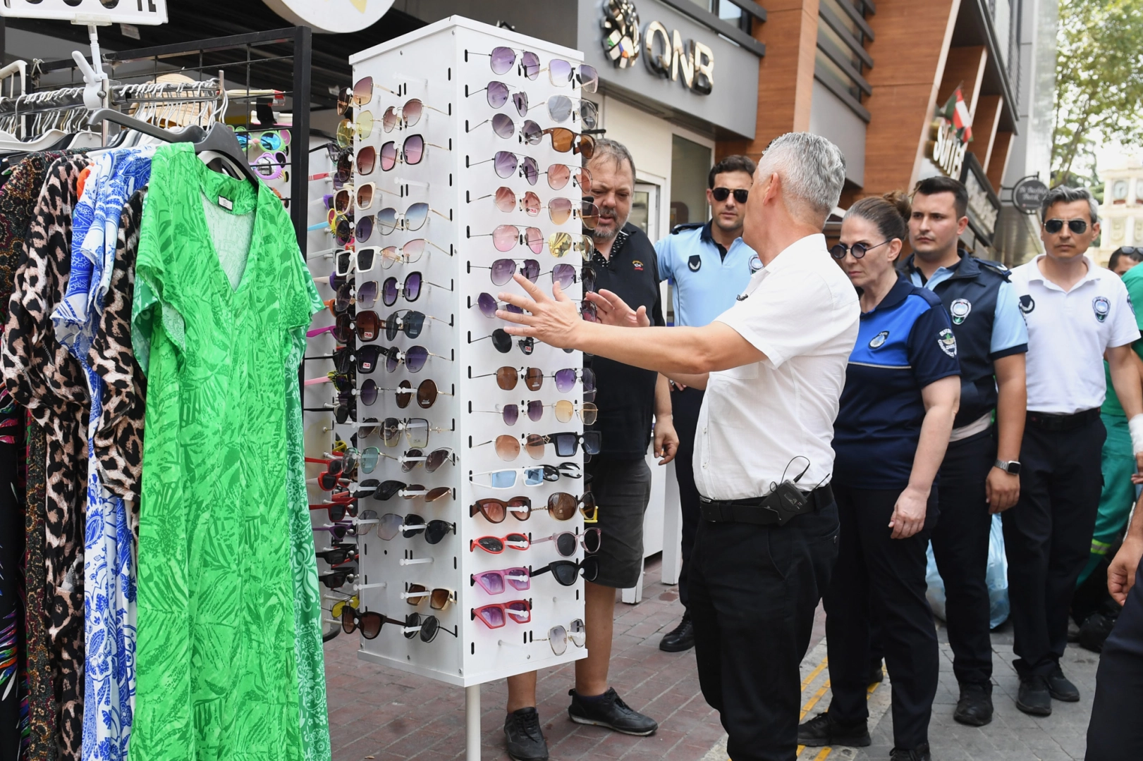 Bursa'da engelli yolunu kapatanlara ceza yağdı