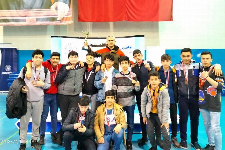 Bursa'da grekoromen şampiyonlar belli oldu