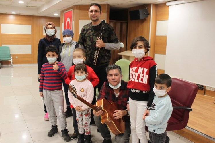 Bursa'da hasta çocukların yeni yıl coşkusu
