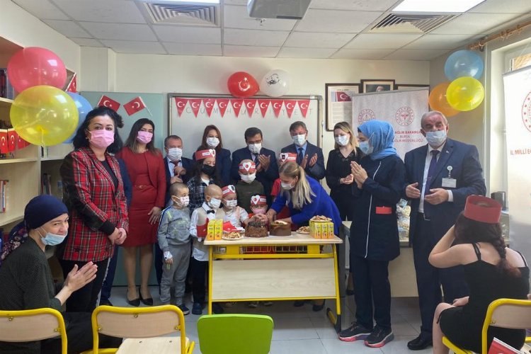 Bursa'da hastane sınıflarında Cumhuriyet coşkusu