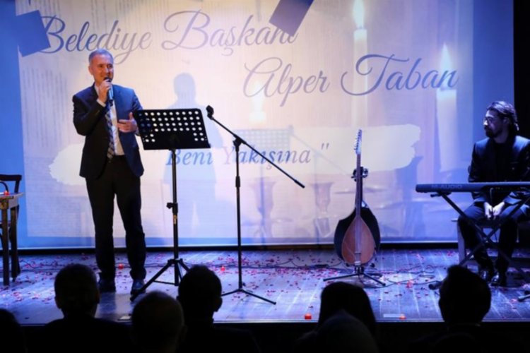 Bursa'da İnegöl protokolü şiirleriyle konuştu