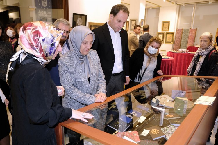 Bursa'da 'Nakşı Ebru' sergisi
