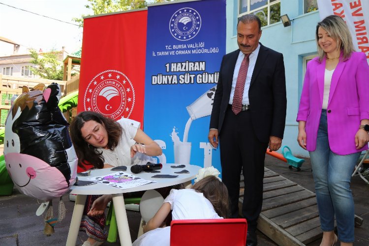 Bursa'da öğrencilere süt tüketimine eğlenceli teşvik
