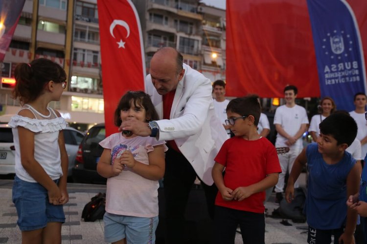 Bursa'da sahne 'Adam Olacak Çocuklar'ın