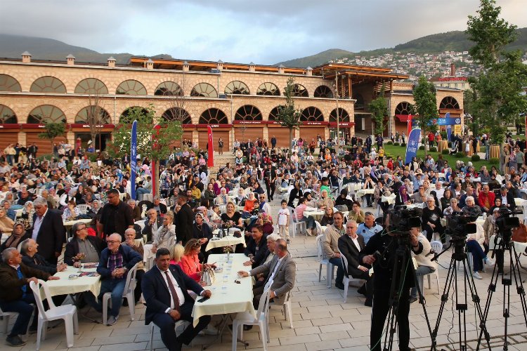 Bursa'da tarihi hanlarda 'kahve' buluşması