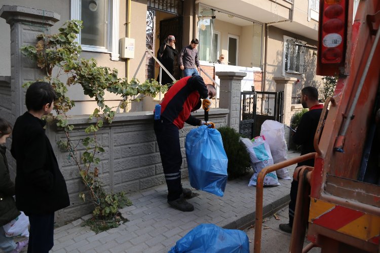 Bursa Gürsu'da atıklar geri dönüşüme, ekmekler sofralara