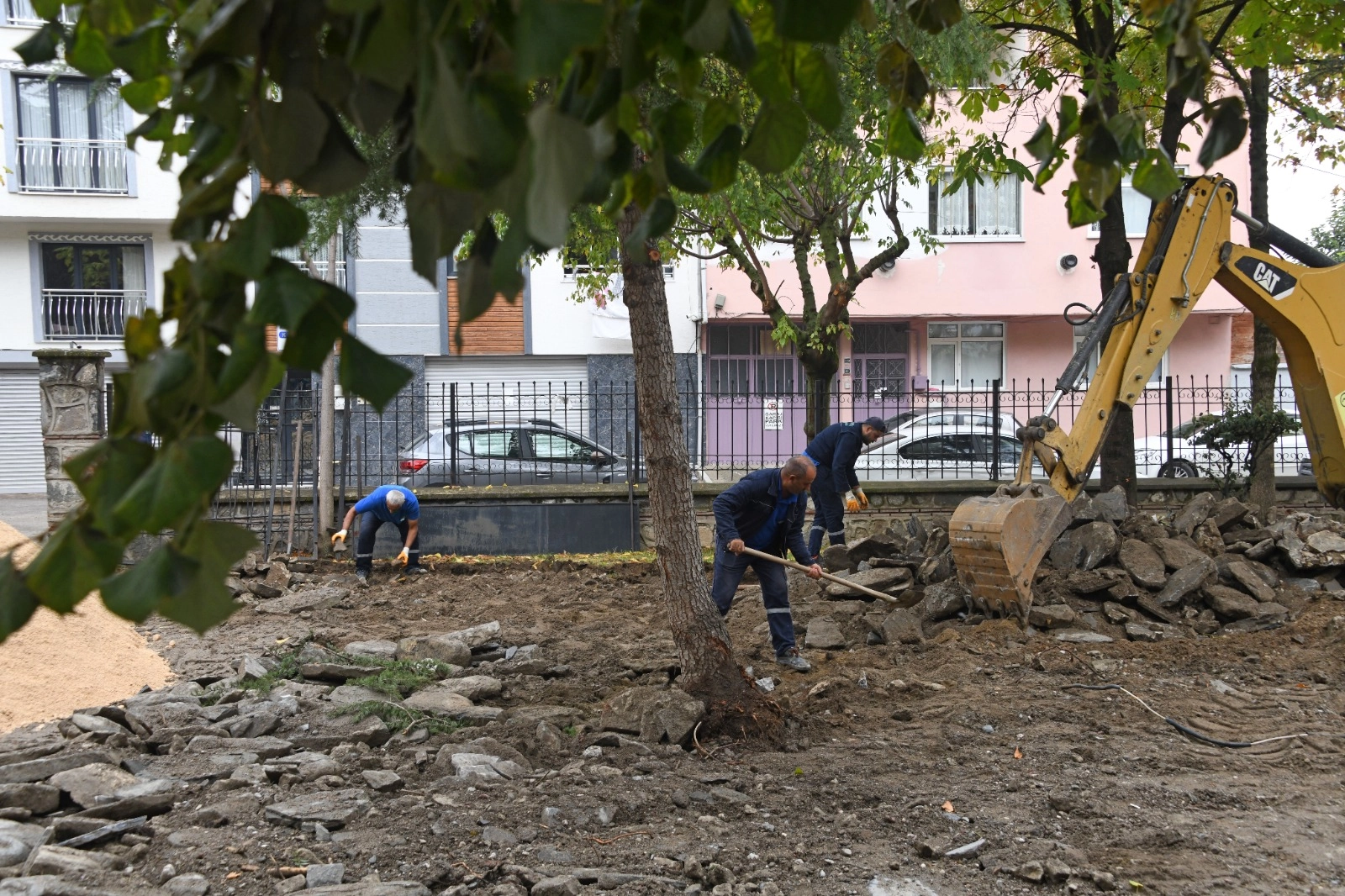 Bursa Osmangazi’de mahalleler yeni park alanlarıyla güzelleşiyor