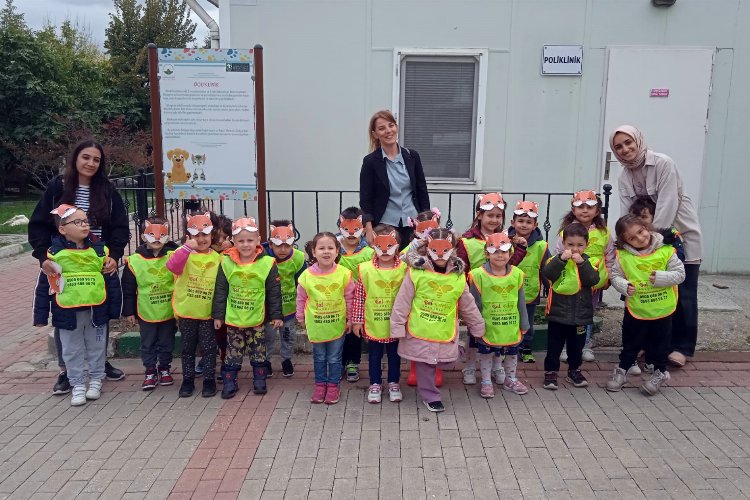 Bursa Osmangazi'de minik öğrencilerden can dostlarına ziyaret