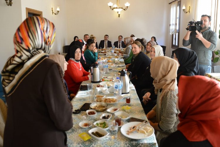 Bursa Yıldırım'da kadınlar üretiyor