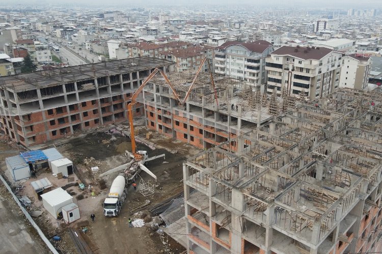 Bursa Yıldırım Mimar Sinan'da yol yarılandı