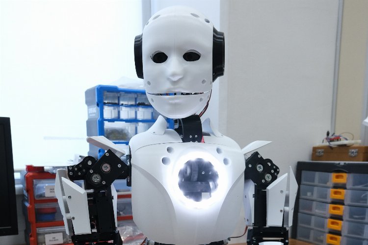 Bursalı firma insansı robotla ses getirecek