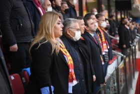 Büyükşehir'den Kayserispor'a jest
