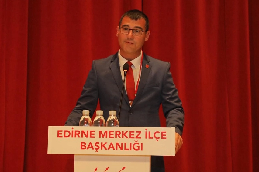 CHP Edirne Merkez İlçe Başkanlığı'nda bayrak Volkan Akgüngör'de