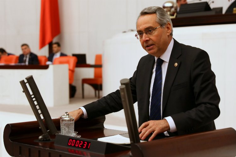 CHP'li Zeybek'ten Sezen Aksu açıklaması