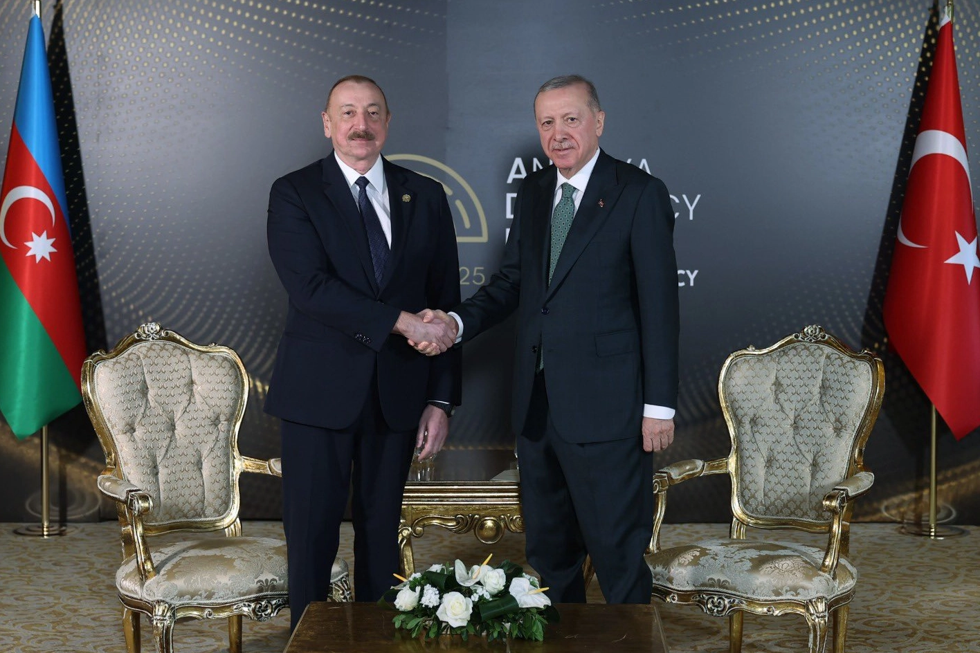 Cumhurbaşkanı Erdoğan'dan Antalya diplomasisi