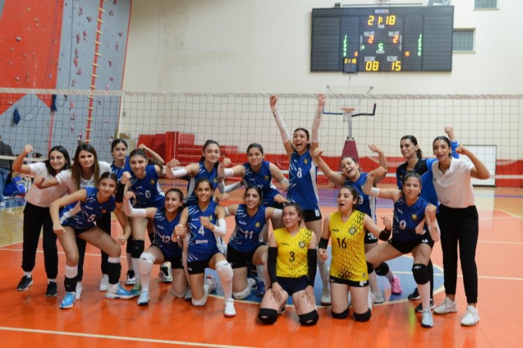 DBB Spor Genç Kadın Voleybol Takımı şampiyon oldu