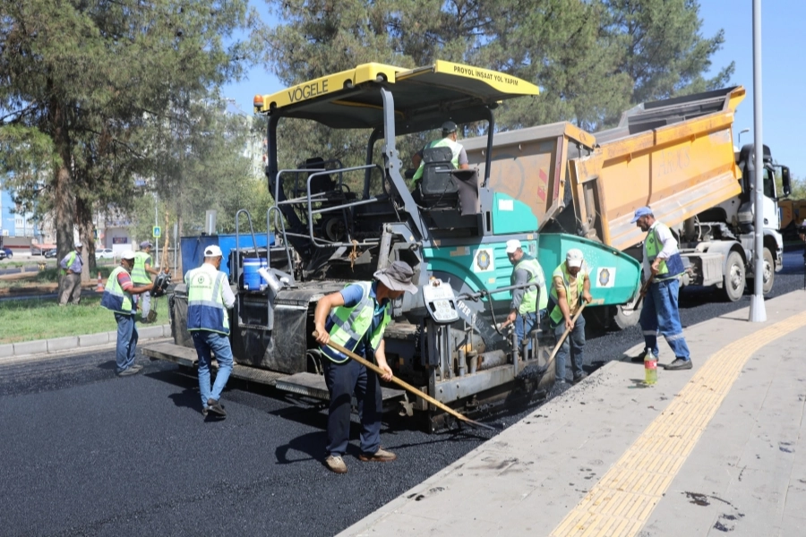 Diyarbakır Büyükşehir yolları yeniliyor