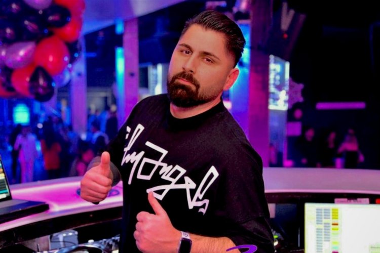 DJ Serkan Kaya'dan yeni single: Walk With Me