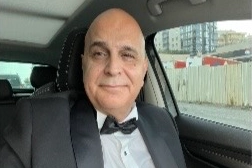 Dr. Koray Topçu’dan 'Lütfen Sevgilere Basmayın' kitabı